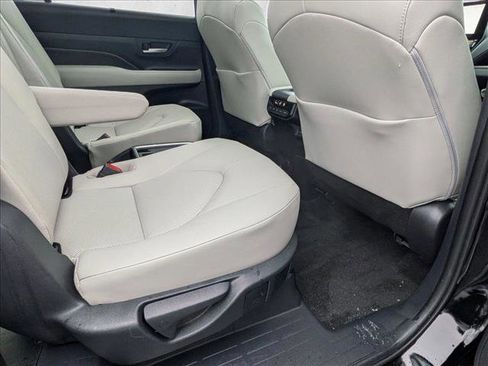 Certified 2025 Toyota Grand Highlander AWD image 18