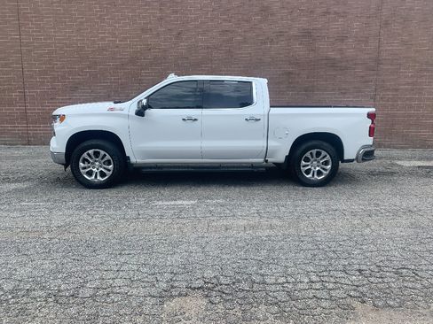 Used 2023 Chevrolet Silverado 1500 LTZ w/ LTZ Convenience Package II AWD/4WD image 2