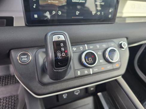 Used 2023 Land Rover Defender 110 S AWD/4WD image 18