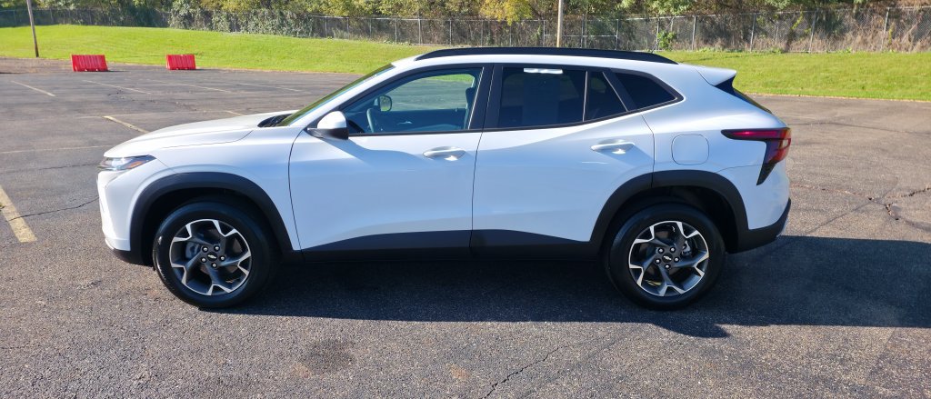 Used 2024 Chevrolet Trax LT w/ Driver Confidence Package FWD image 7