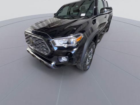 Used 2023 Toyota Tacoma TRD Off-Road AWD/4WD image 4