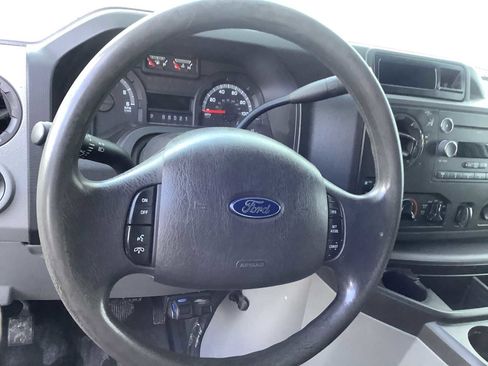 Used 2014 Ford E-250 and Econoline 250 Commercial image 15