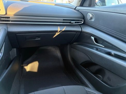 Used 2023 Hyundai Elantra SEL image 34