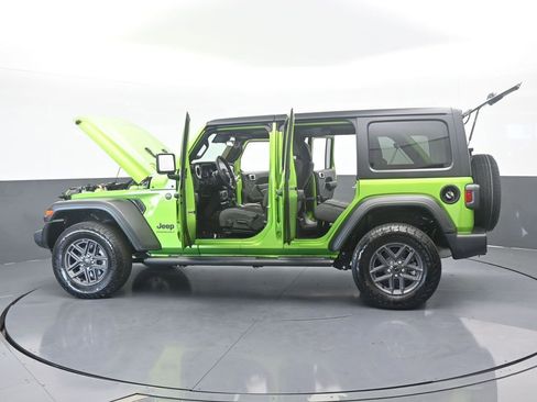 Used 2025 Jeep Wrangler Sport S image 79