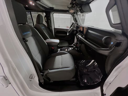 Used 2025 Jeep Wrangler Unlimited Rubicon 4xe w/ Safety Group image 31