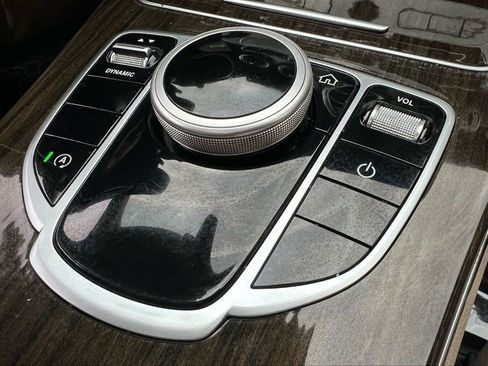 Used 2019 Mercedes-Benz C 300 Sedan image 60