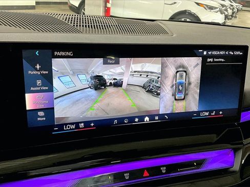 Used 2025 BMW i5 xDrive40 w/ Premium Package image 14