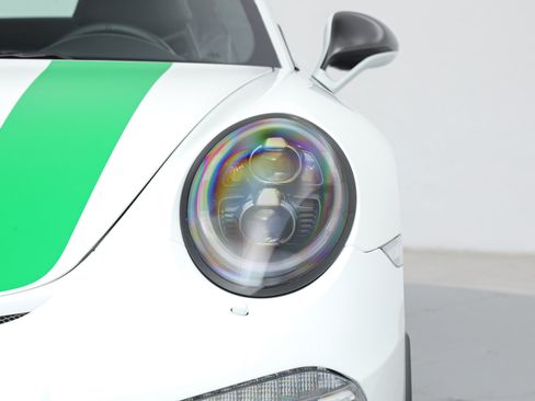 Used 2016 Porsche 911 R image 11