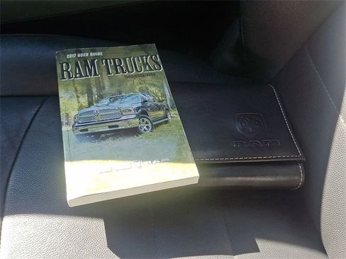 Used 2017 RAM 2500 SLT w/ Luxury Group image 26