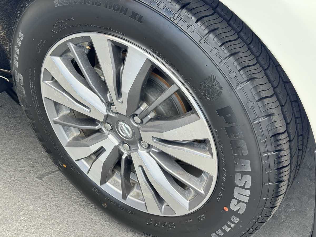 Used 2020 Nissan Pathfinder S FWD image 23