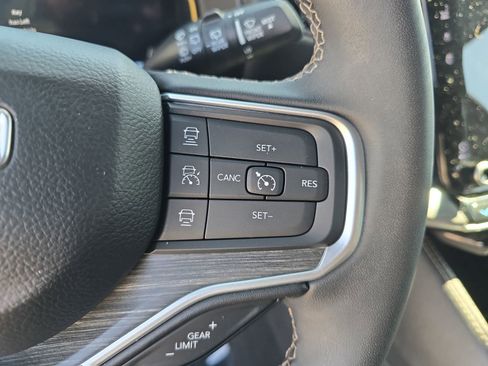 Used 2024 Jeep Wagoneer Series II image 20