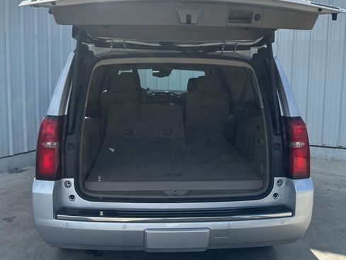 Used 2018 Chevrolet Suburban Premier AWD/4WD image 7