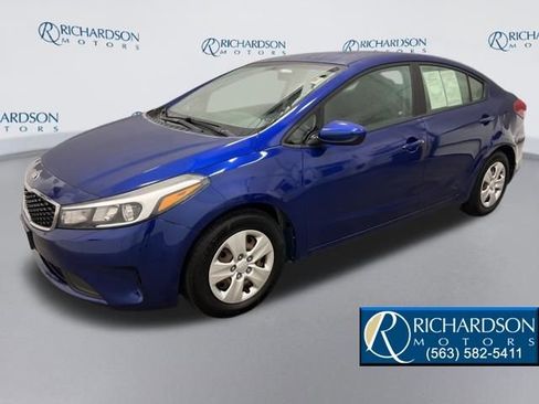 Used 2017 Kia Forte LX image 1