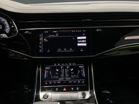 Used 2022 Audi Q7 3.0T Prestige w/ Prestige Package image 9
