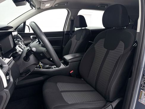 Used 2021 Kia Sorento LX image 18