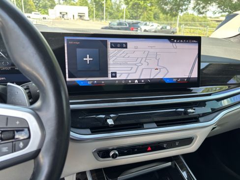 Used 2024 BMW X7 xDrive40i w/ Executive Package AWD/4WD image 17