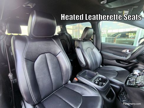 Used 2025 Chrysler Pacifica Select FWD image 47