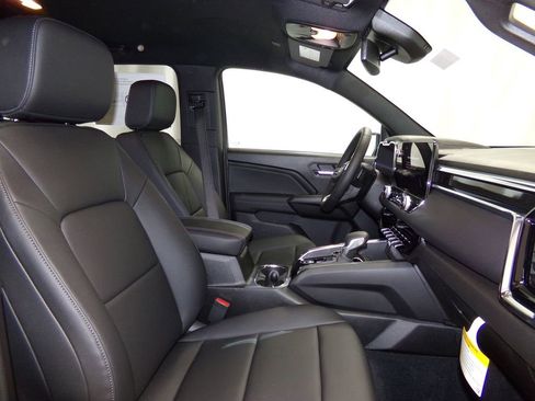 New 2025 GMC Canyon Elevation w/ Convenience Package image 8