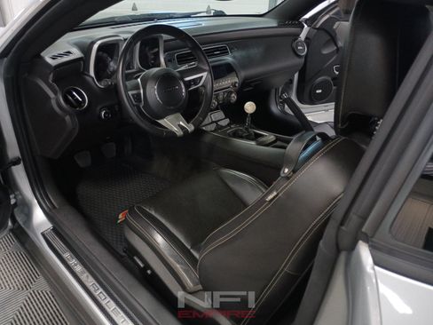 Used 2010 Chevrolet Camaro SS w/ LPO, Ground Effects Package RWD image 34