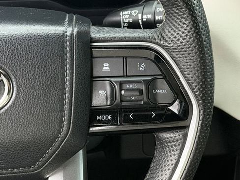 Used 2023 Toyota Sequoia Capstone AWD/4WD image 16