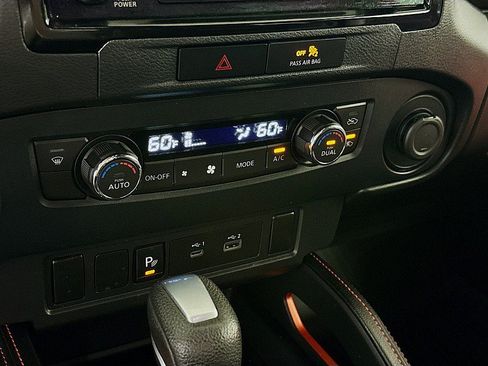 Certified 2022 Nissan Frontier PRO-4X w/ Technology Package AWD/4WD image 17