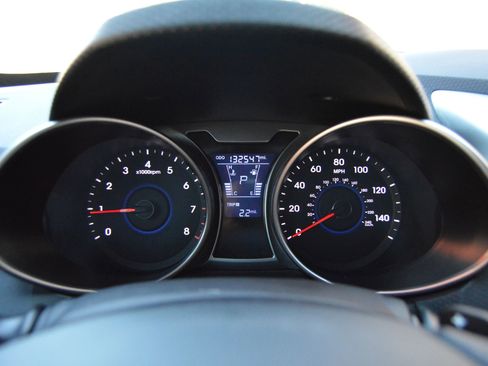 Used 2013 Hyundai Veloster RE:MIX Edition image 10