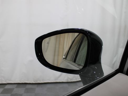 Used 2024 Chrysler Pacifica Limited image 13