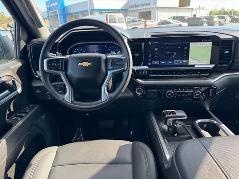 Used 2025 Chevrolet Silverado 1500 LTZ image 14