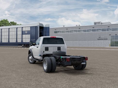 New 2026 RAM 5500 Tradesman w/ Chrome Appearance Group AWD/4WD image 3