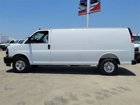 New 2025 Chevrolet Express 2500 Extended w/ Driver Convenience Package image 25