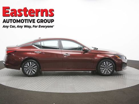 Used 2023 Nissan Altima 2.5 SV FWD image 44
