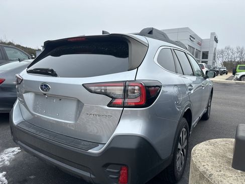 Used 2020 Subaru Outback Premium image 15