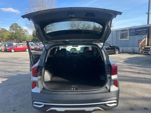 Used 2022 Kia Seltos EX image 20