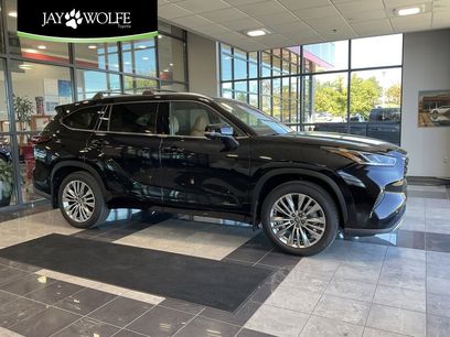 Certified 2025 Toyota Highlander Platinum