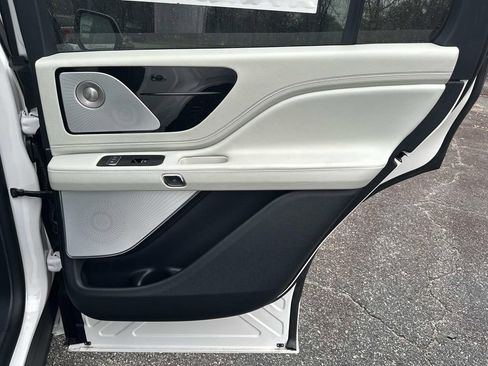 New 2026 Lincoln Aviator Black Label w/ Dynamic Handling Package image 13
