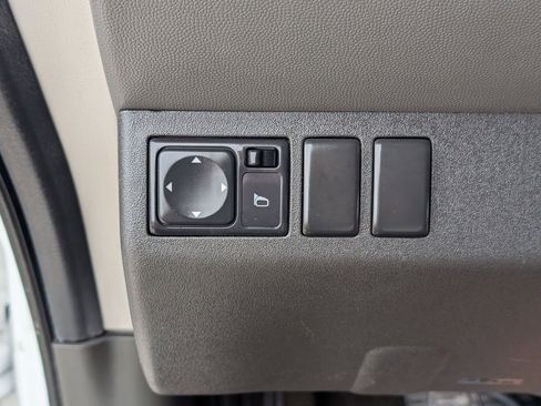 Used 2013 Nissan Xterra S AWD/4WD image 22
