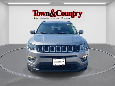 Certified 2019 Jeep Compass Latitude AWD/4WD image 3