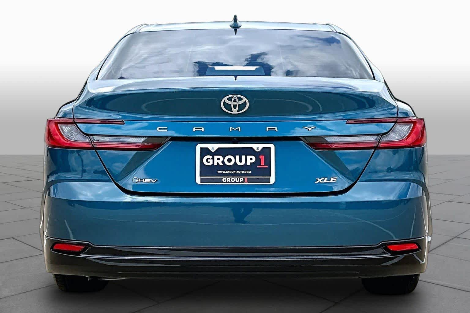 Used 2026 Toyota Camry XLE FWD image 5
