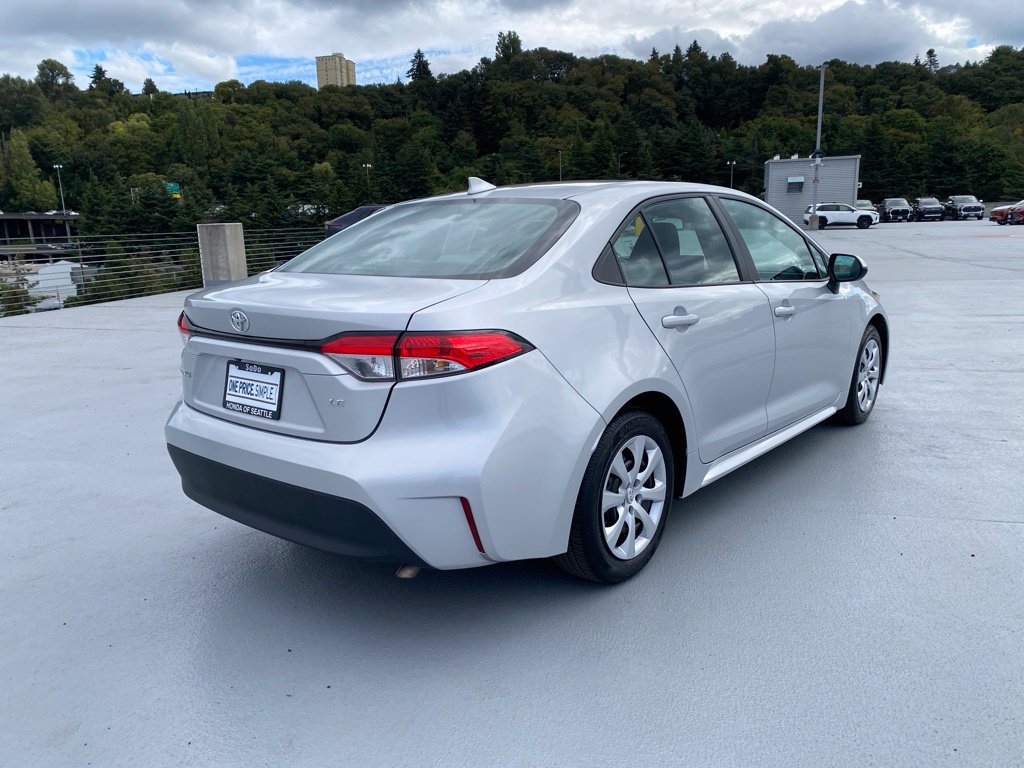 Used 2024 Toyota Corolla LE FWD image 8