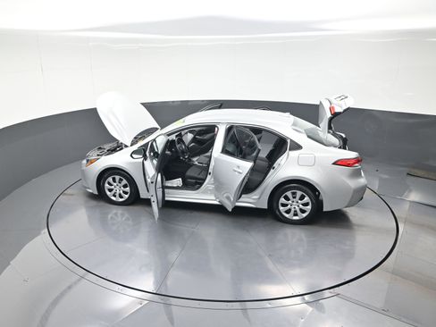 Used 2023 Toyota Corolla LE FWD image 15