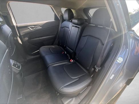 Used 2025 Kia Sportage EX FWD image 28