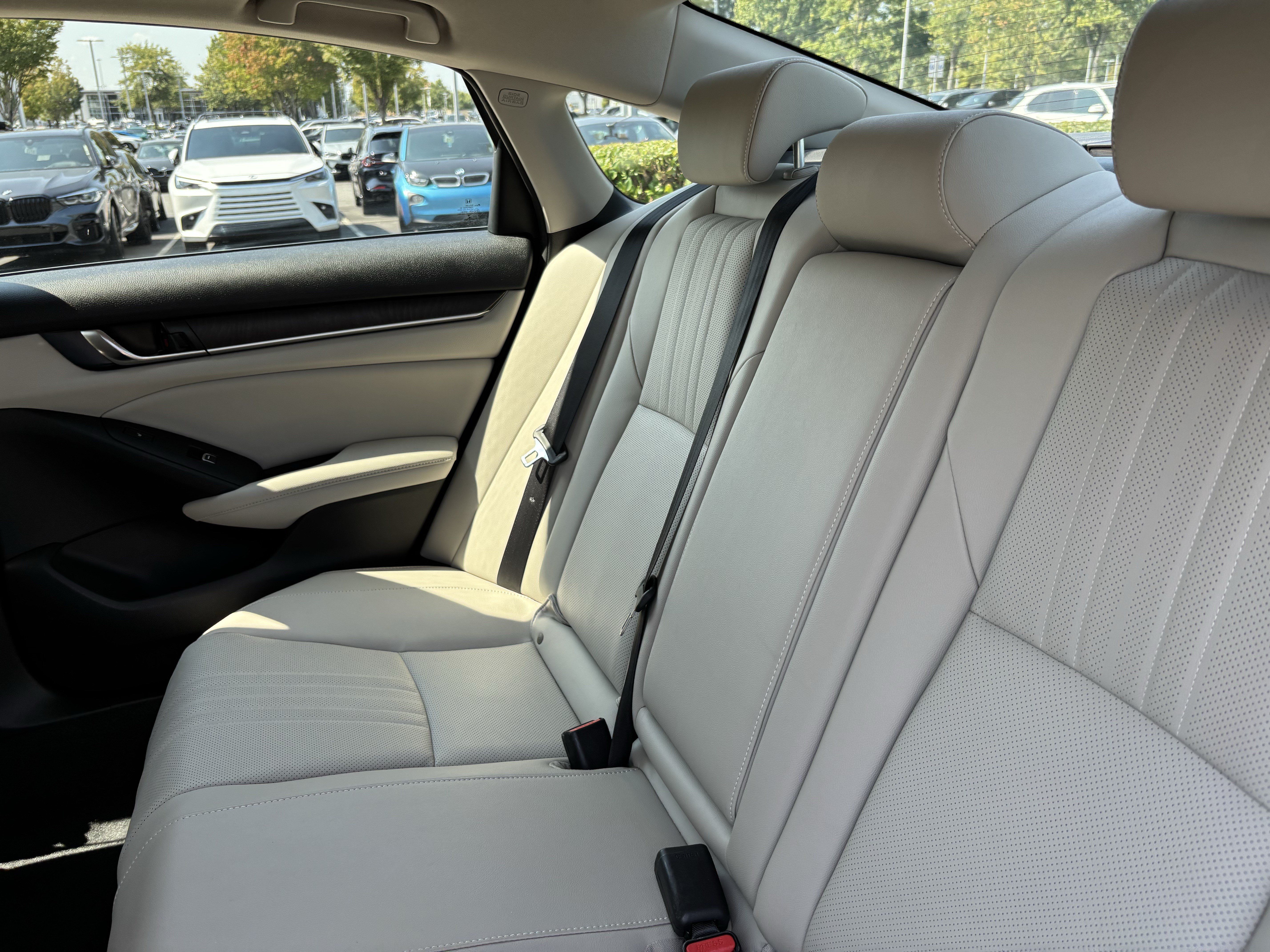 Used 2021 Honda Accord Touring image 32