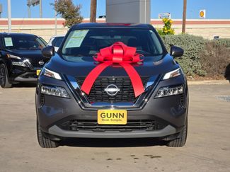 Used 2023 Nissan Rogue SV video 2