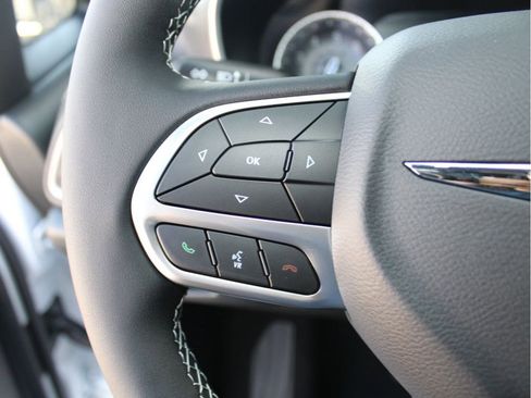 New 2026 Chrysler Pacifica Select image 13