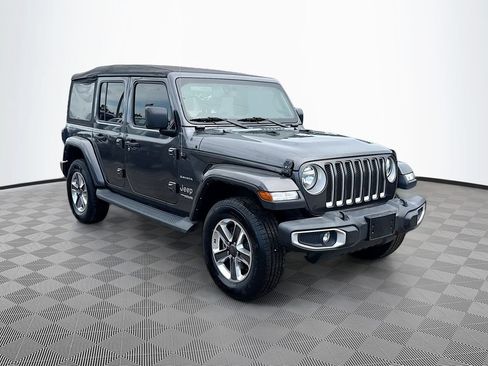 Used 2022 Jeep Wrangler Unlimited Sahara w/ Cold Weather Group AWD/4WD image 4