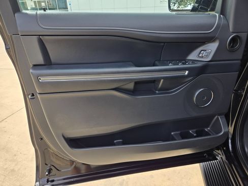 Used 2024 Ford Expedition XLT AWD/4WD image 19