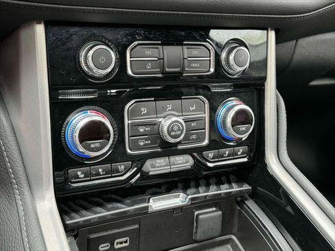 Certified 2024 GMC Yukon XL Denali image 28