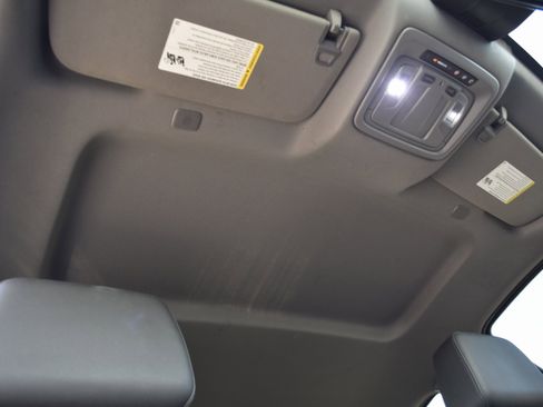 Used 2022 GMC Sierra 1500 SLT w/ SLT Convenience Package image 24