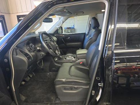 Used 2022 Nissan Armada SV w/ SV Appearance Package image 6