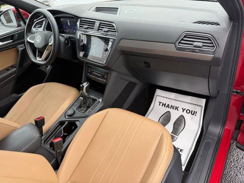Used 2022 Volkswagen Tiguan SE image 36